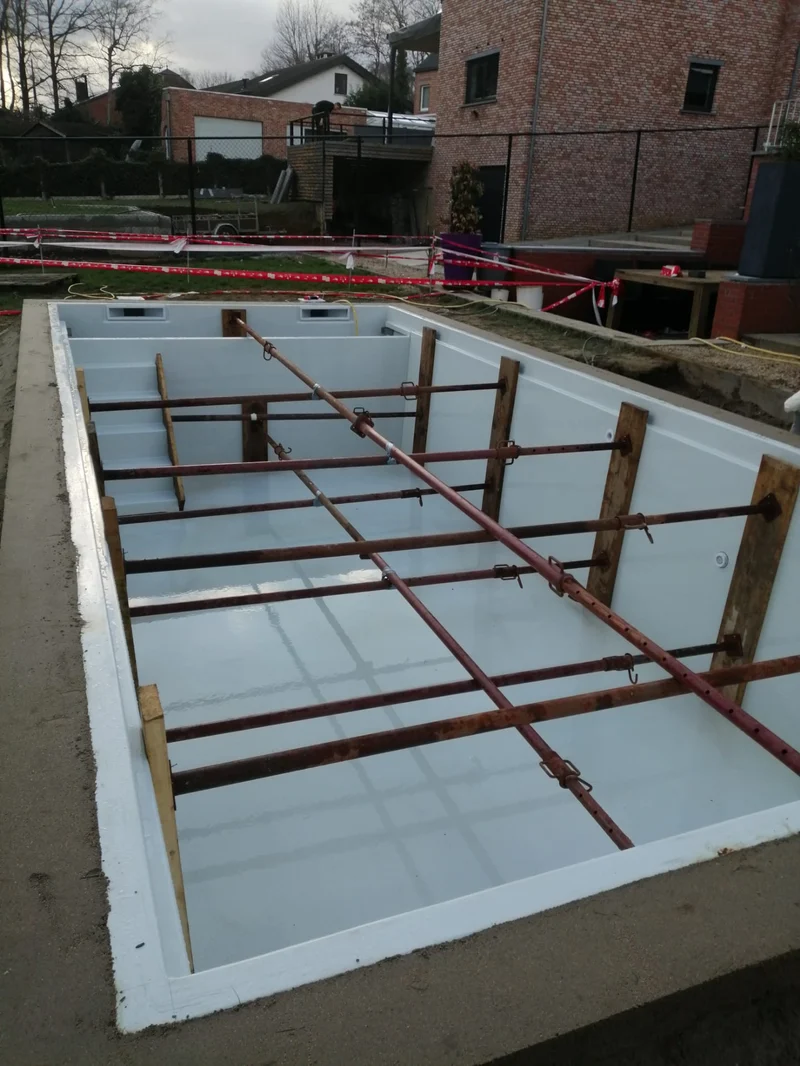 Polypropyleen zwembad wit met rechte trap - 600 x 300 x 150 cm
