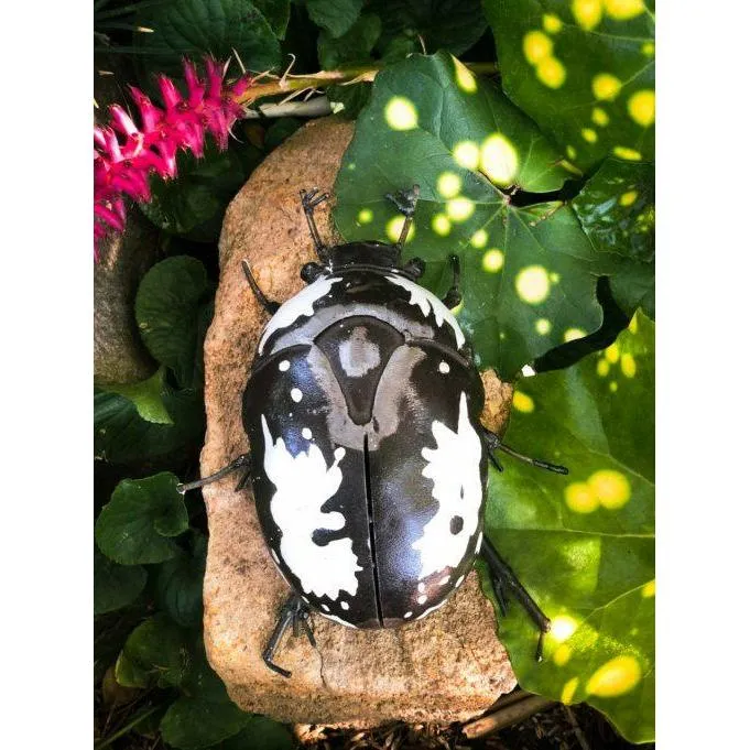 Scarabée Bébète l’argent - Insecte décoratif en métal recyclé