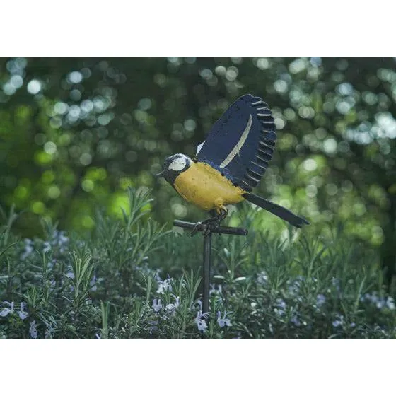 Tuteur Mésange ailes ouvertes - Oiseau décoratif en métal recyclé