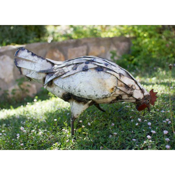 Poule blanche picore - Oiseau décoratif en métal recyclé