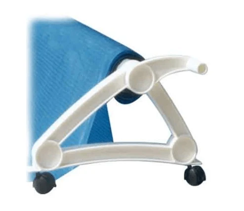 Base d'enrouleur sur roulettes pour toile solaire
