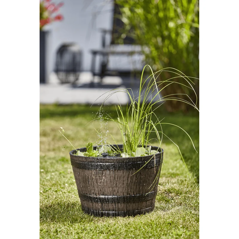 Jardin Aquatique Solaire Wooden Barrel