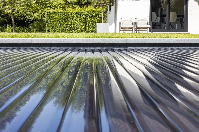 PCS serie-A: Solar Carbon Lamellen – Premium Zwembadafdekking per m²