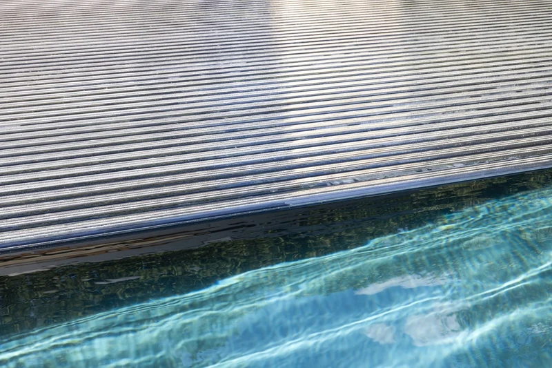 PCS serie-A: Solar Blue Lamellen – Premium Zwembadafdekking per m²