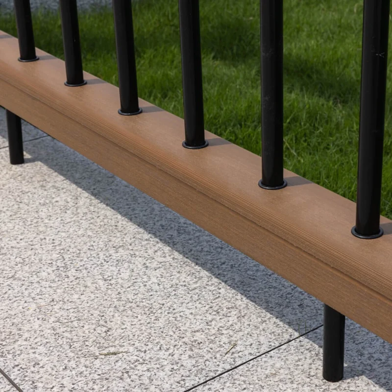 Rampe de balcon en composite et aluminimum - Teck