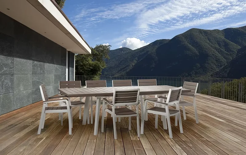 Keter - Mesa de comedor de exterior extensible Harmony blanco/capuchino