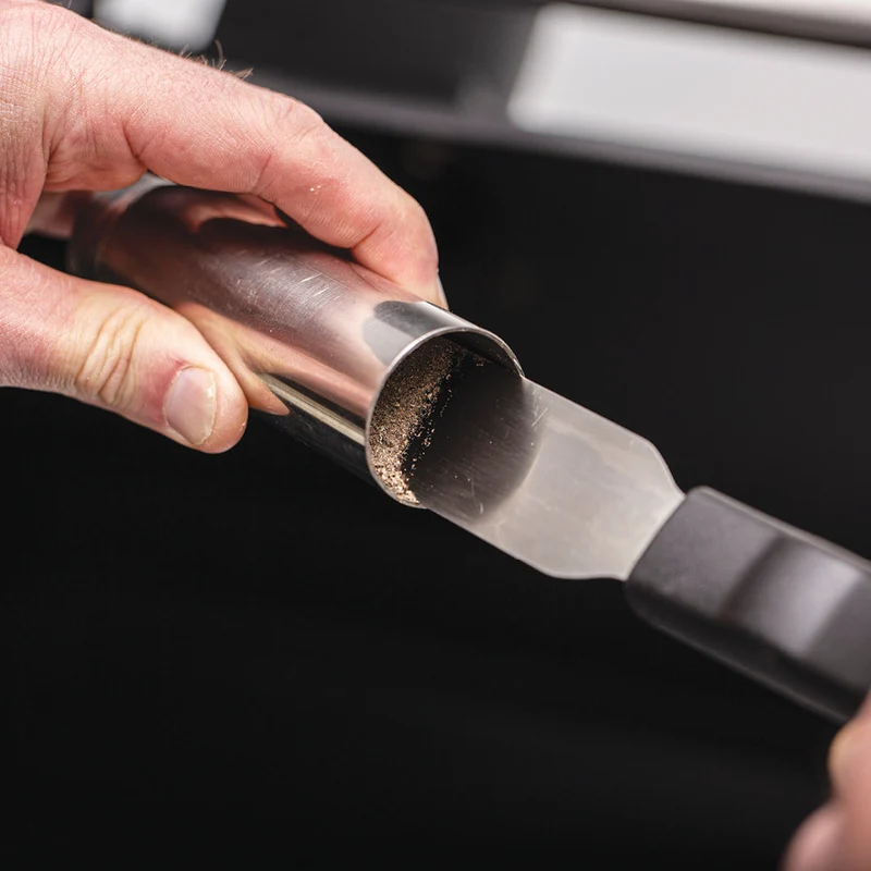 Ensemble de nettoyage pour fumoir aux granules
