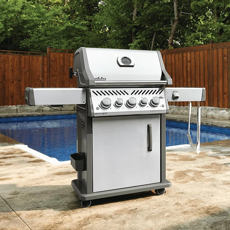 BBQ au gaz Napoleon Rogue SE 425 RSIB - 70 500 BTU