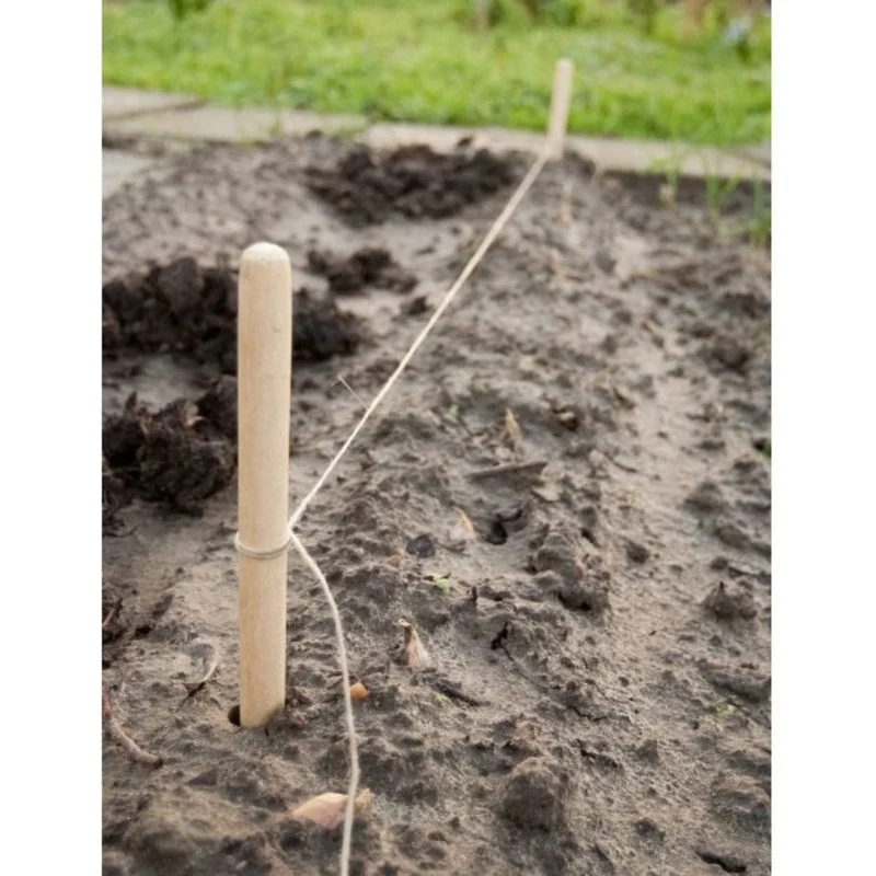 Cordeau en bois FSC® - corde de 20 m - 2 piquets H30 x Ø1,8 cm