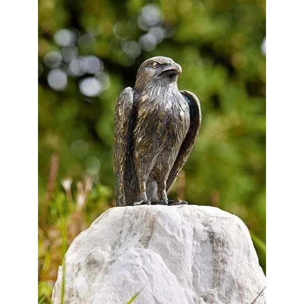 Turmfalke auf Rosario-Findling
