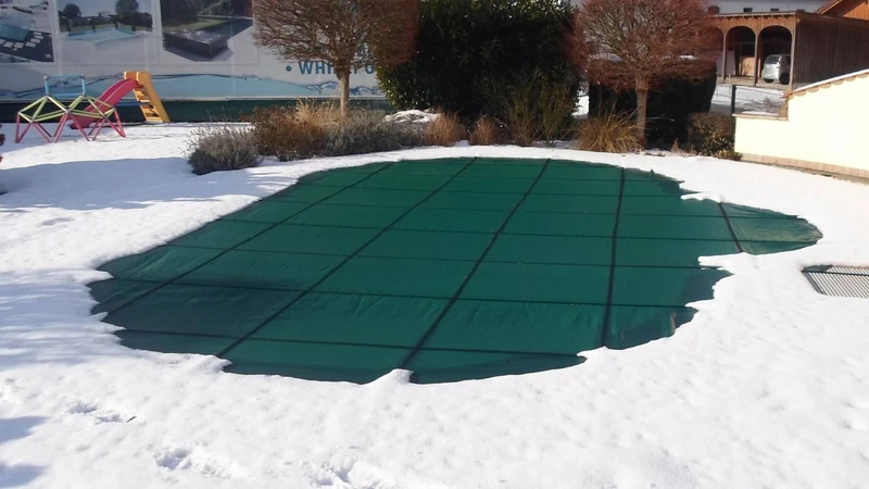 Veiligheid Winterzeil Groen voor een ovaal zwembad 1130 cm x 600 cm